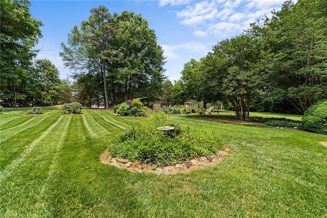 1805 Guilford College Rd, Jamestown, NC 27282 - view of grassy yard