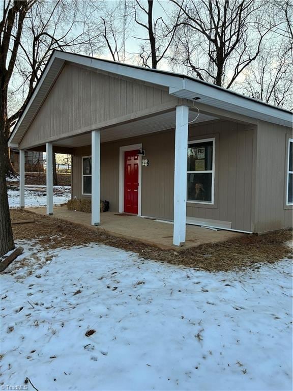 view of front of house with a porch