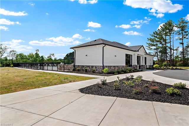 416 Bryson Blvd, Lexington, NC 27295 - view of side of home with stone siding