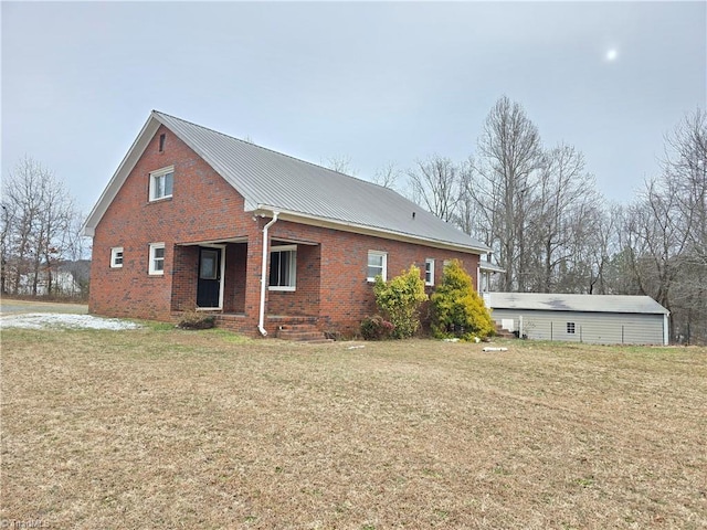 exterior space featuring a yard