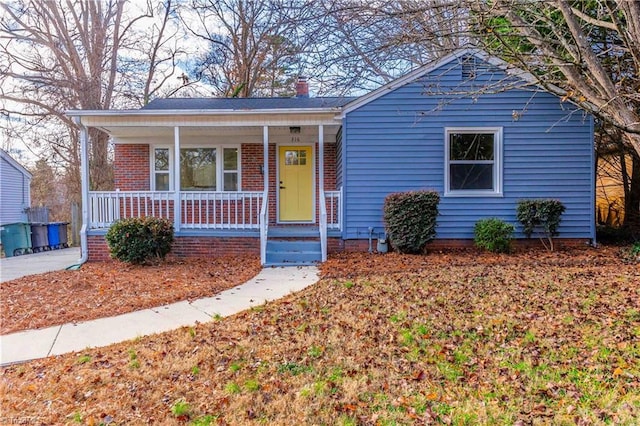 view of front of property featuring a porch