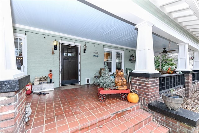 doorway to property with covered porch