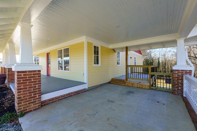 view of patio / terrace with covered porch