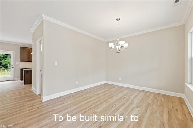 unfurnished room featuring a chandelier, light hardwood / wood-style flooring, and crown molding