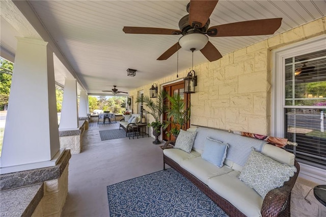 view of patio with an outdoor hangout area, a ceiling fan, and covered porch