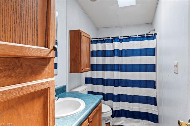 103 Forest Dr, King, NC 27021 - full bathroom featuring vanity and curtained shower
