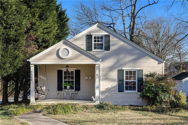 view of front of property featuring covered porch