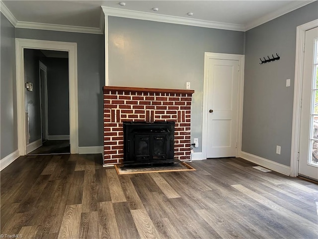 unfurnished living room with wood finished floors, baseboards, and ornamental molding