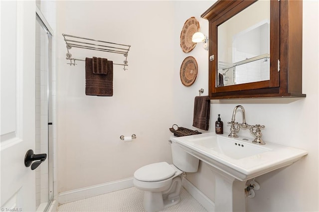 2733 Nebo Rd, East Bend, NC 27018 - bathroom featuring tiled shower