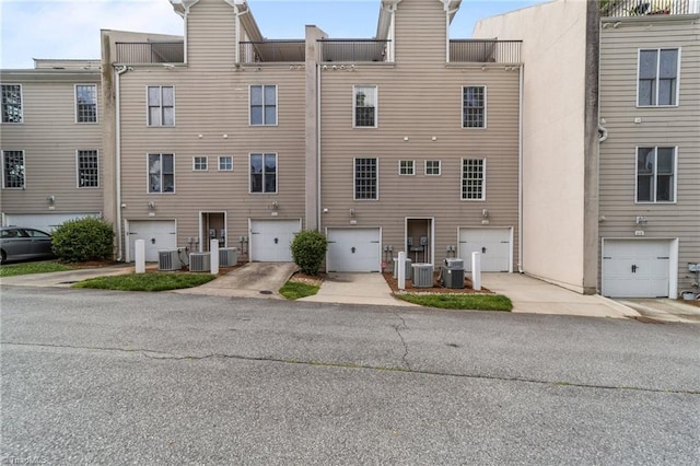 606 Bellemeade St, Greensboro, NC 27401 - view of building exterior with a garage