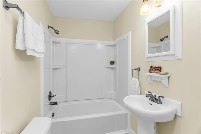 full bath featuring toilet and bathtub / shower combination