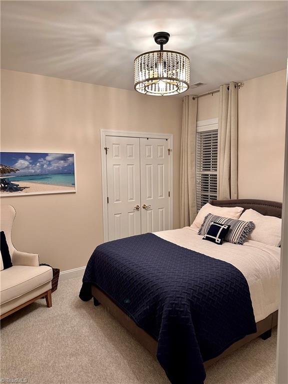 bedroom featuring carpet floors