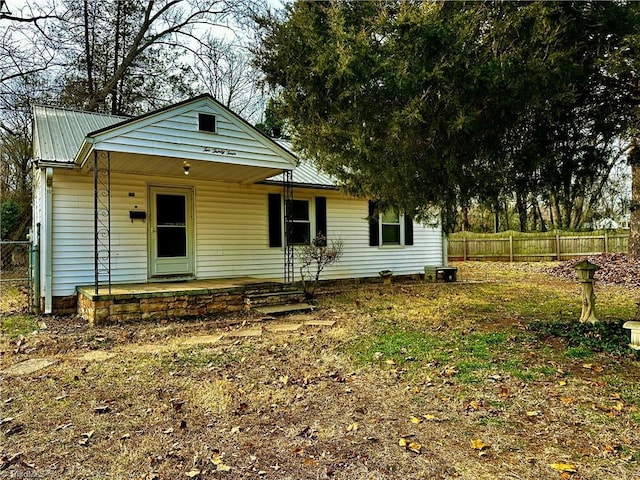 view of front of house with covered porch