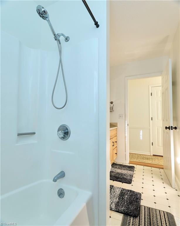 6130 Narrow Way Ln, Winston-Salem, NC 27105 - full bathroom featuring tub / shower combination