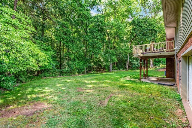 2215 Hickswood Rd, High Point, NC 27265 - view of green lawn featuring a wooden deck