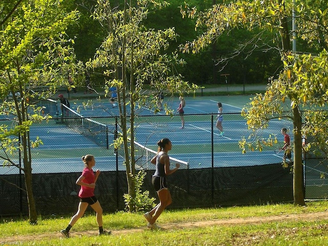 239 Glade View Ct, Winston-Salem, NC 27101 - view of tennis court featuring fence