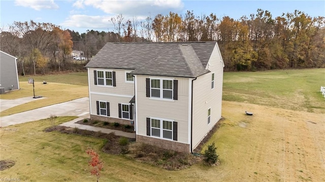 view of front of house featuring a front yard