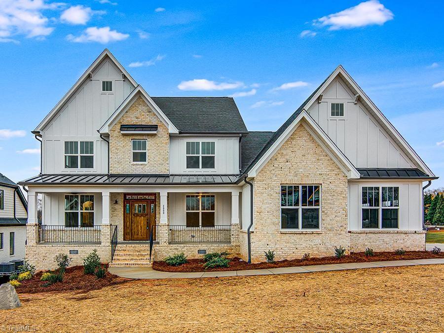 view of front of house featuring a porch