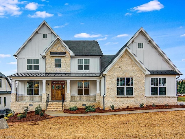 view of front of house featuring a porch