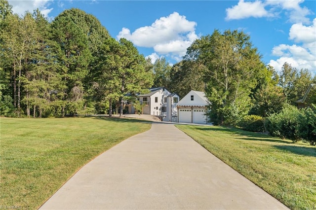 view of front facade with a front yard