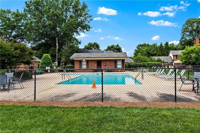 143 Chrisfield Cir, Winston-Salem, NC 27104 - community pool with a patio area