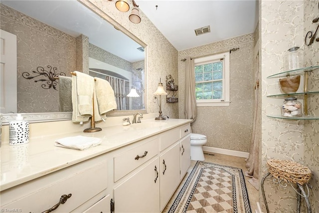 4630 Woodleaf Rd, Salisbury, NC 28147 - full bathroom featuring vanity, a shower with curtain, and wallpapered walls