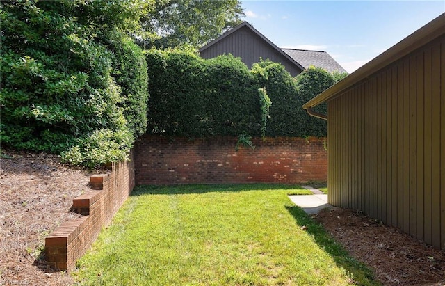 211 Chadbourne Dr, Winston-Salem, NC 27104 - view of yard