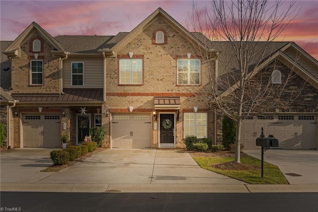 view of front facade with a garage