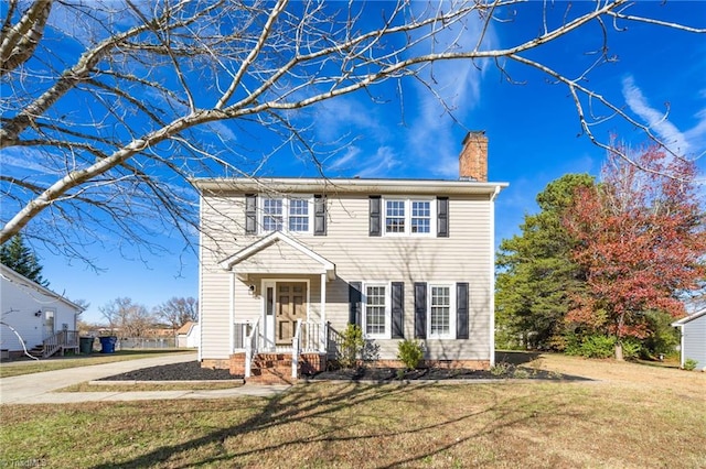 view of front of property with a front yard