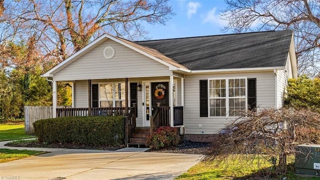 view of front of house with covered porch