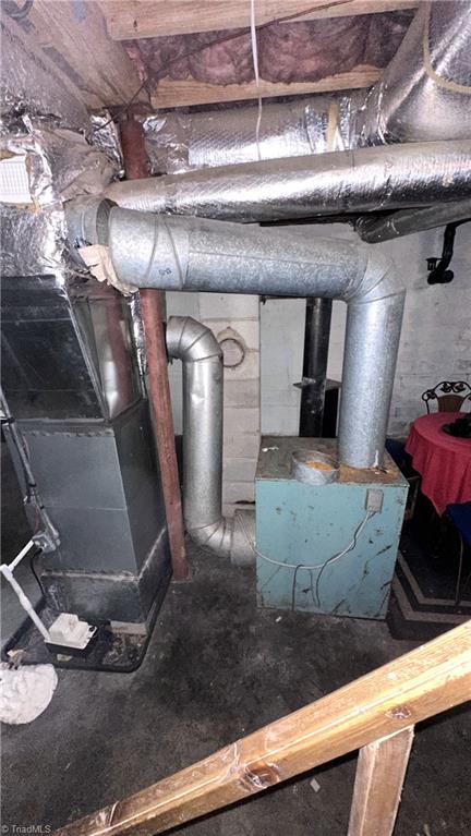 225 Dan Bryant Rd, Pilot Mountain, NC 27041 - view of utility room