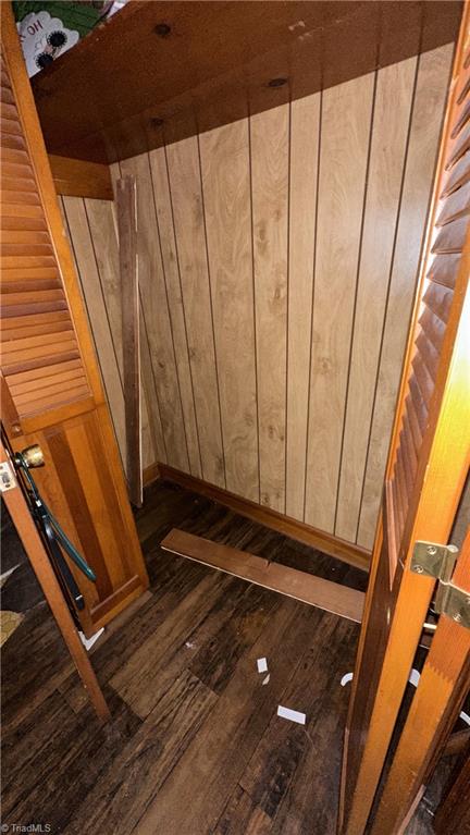 225 Dan Bryant Rd, Pilot Mountain, NC 27041 - detailed view of wood finished floors and wooden walls