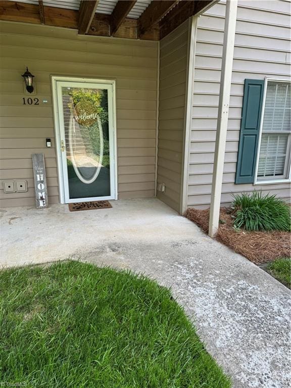 property entrance with a porch