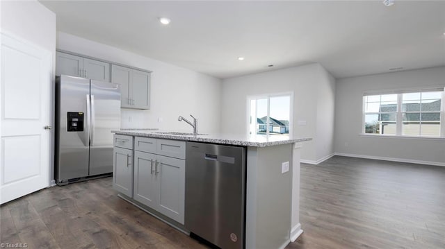 280 Lisa Ln, Winston-Salem, NC 27107 - kitchen featuring appliances with stainless steel finishes, gray cabinetry, a sink, a center island with sink, and recessed lighting