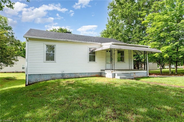 800 Essex Rd, Winston-Salem, NC 27105 - view of front of property with covered porch and a front yard