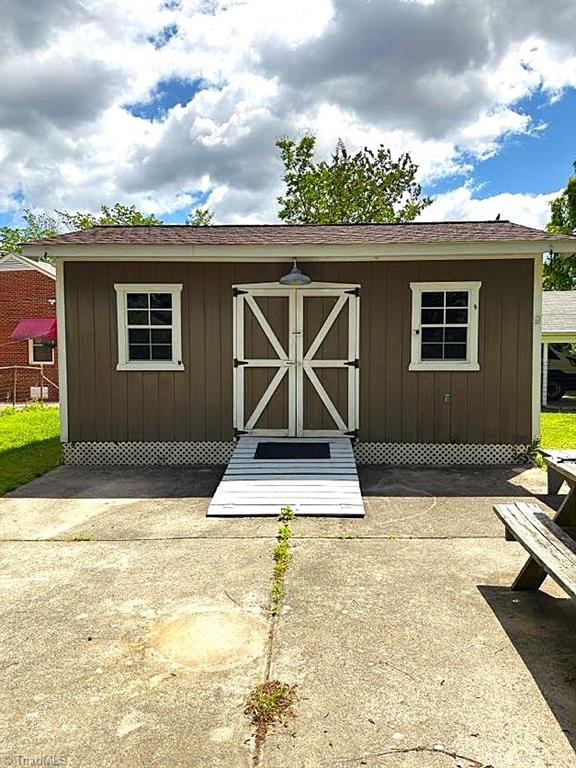 211 Hermitage Rd, Greensboro, NC 27403 - view of shed