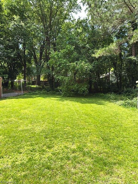 211 Hermitage Rd, Greensboro, NC 27403 - view of grassy yard