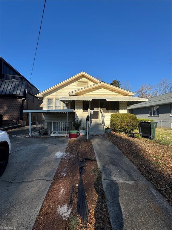 view of front of home