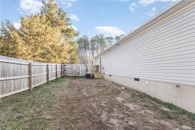 view of yard featuring a fenced backyard