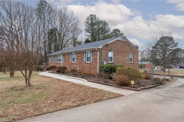 view of front of house with a front yard