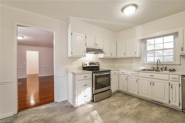 kitchen featuring sink, crown molding, a textured ceiling, stainless steel appliances, and white cabinets