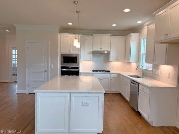7607 Valhalla Way Lot 20, Greensboro, NC 27409 - kitchen featuring white cabinets, a sink, built in microwave, oven, and dishwasher