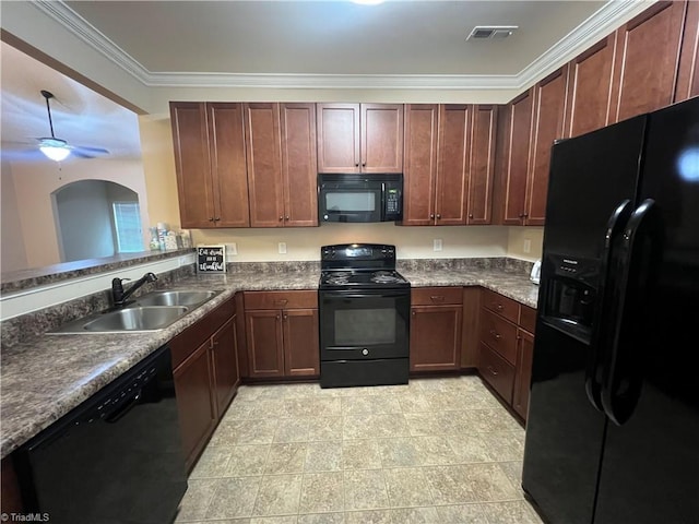 kitchen with ceiling fan, black appliances, kitchen peninsula, sink, and ornamental molding