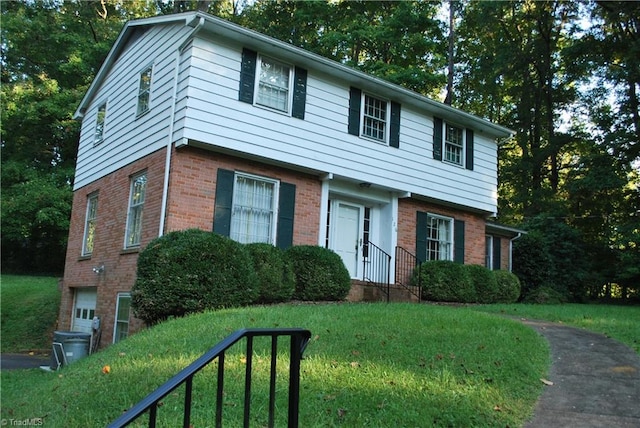 view of front of house with a front yard