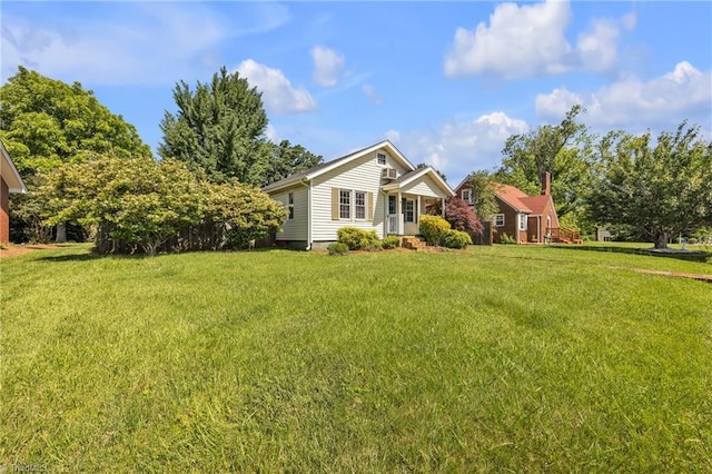 307 S Key St, Pilot Mountain, NC 27041 - ranch-style house featuring a front yard