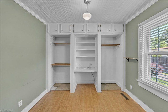307 S Key St, Pilot Mountain, NC 27041 - view of closet
