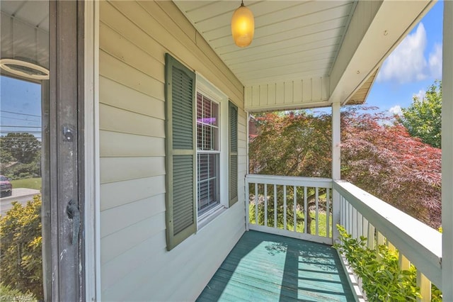 307 S Key St, Pilot Mountain, NC 27041 - view of porch