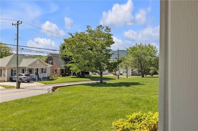 307 S Key St, Pilot Mountain, NC 27041 - view of grassy yard