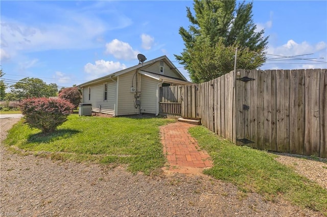 307 S Key St, Pilot Mountain, NC 27041 - view of property exterior with central AC