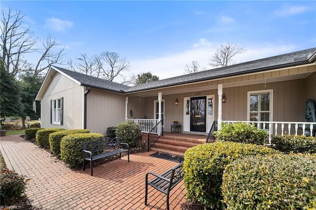 view of front of house with covered porch